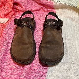Chaco ToeCoop women’s size 9 brown adjustable strap clogs